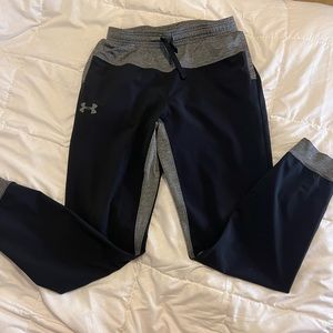 Under Armour Boy’s grey/black size youth Large joggers fitted